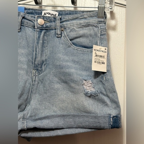 Abound Women's Denim Jean Shorts Size 4/ 24 Blue Light Wash NWT - Picture 13 of 16
